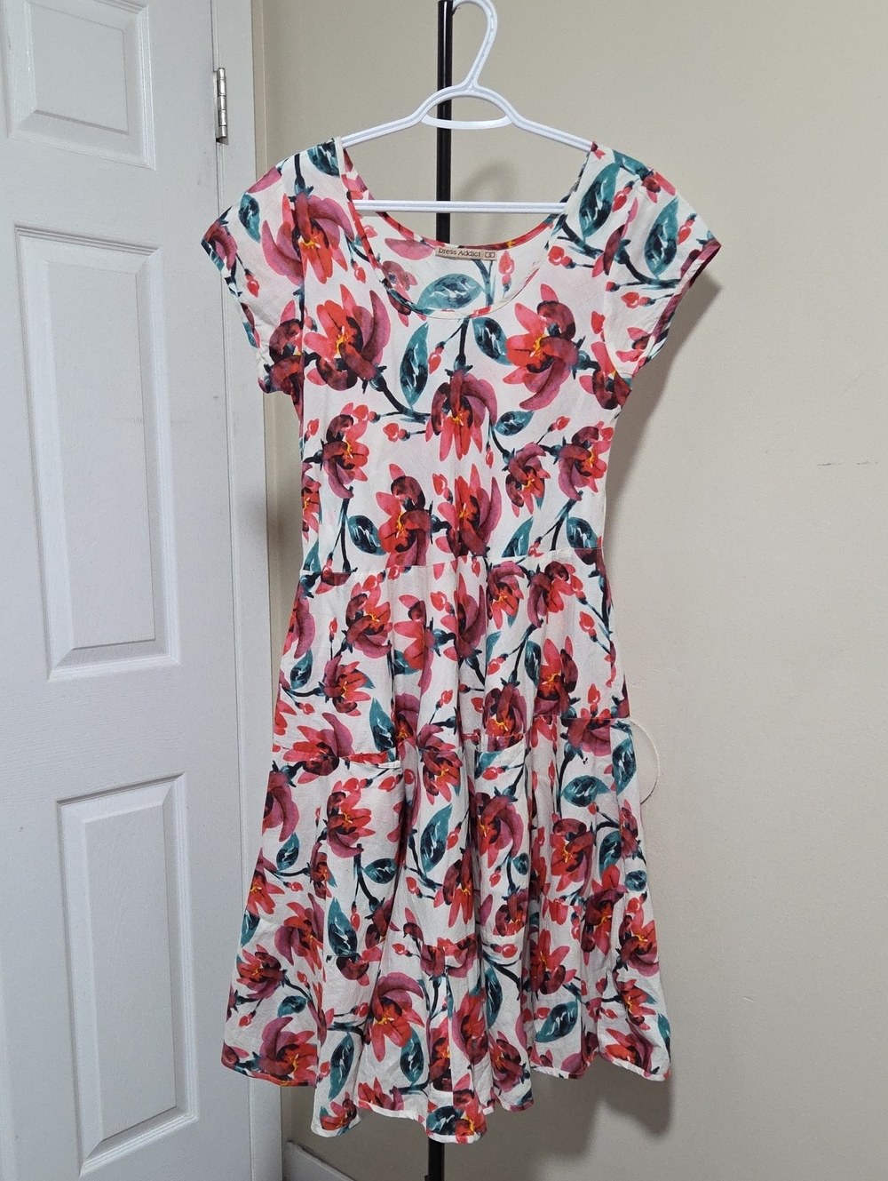 Dress Addict Floral White Casual Tiered Dress with Pink Blooms